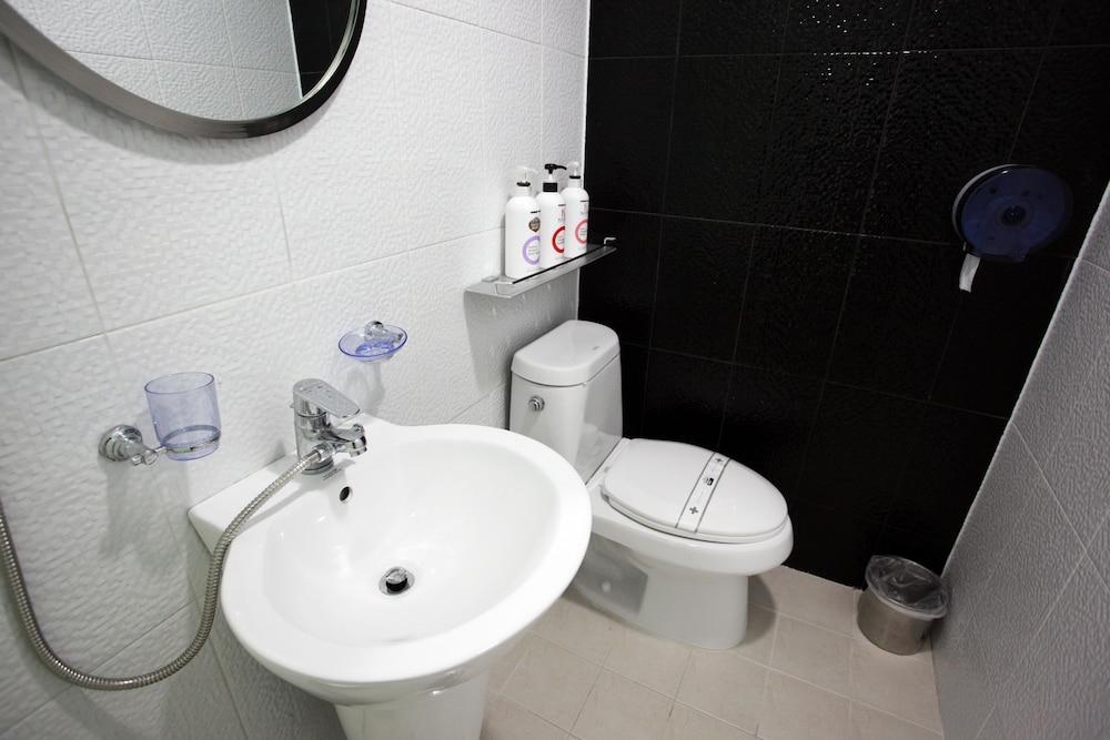Ekonomy Hotel Myeongdong Central Seul Zewnętrze zdjęcie