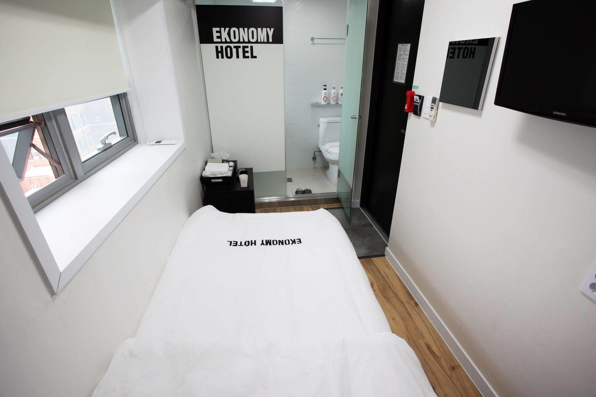 Ekonomy Hotel Myeongdong Central Seul Zewnętrze zdjęcie