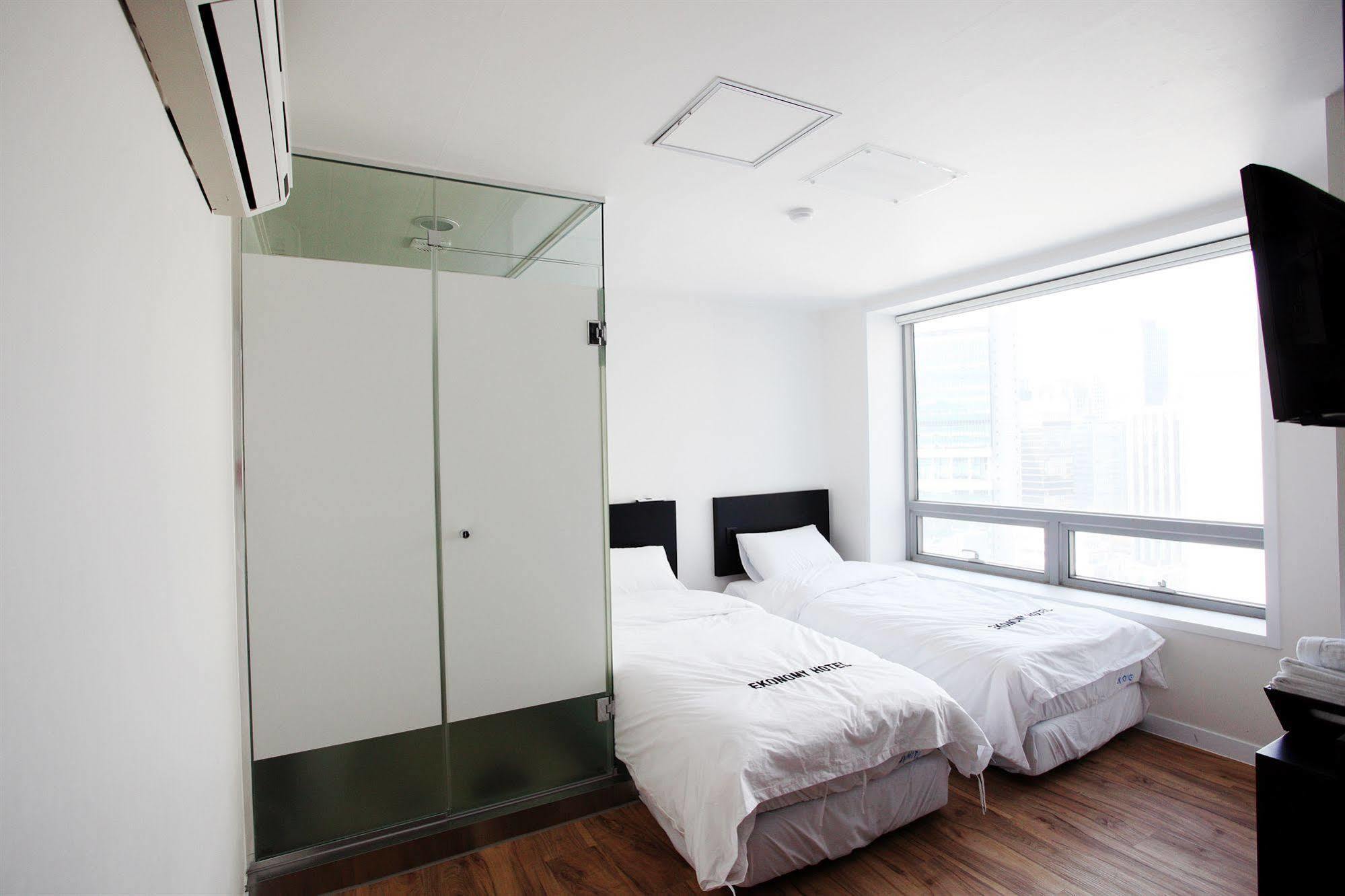 Ekonomy Hotel Myeongdong Central Seul Zewnętrze zdjęcie