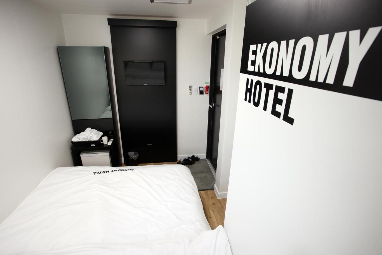 Ekonomy Hotel Myeongdong Central Seul Zewnętrze zdjęcie