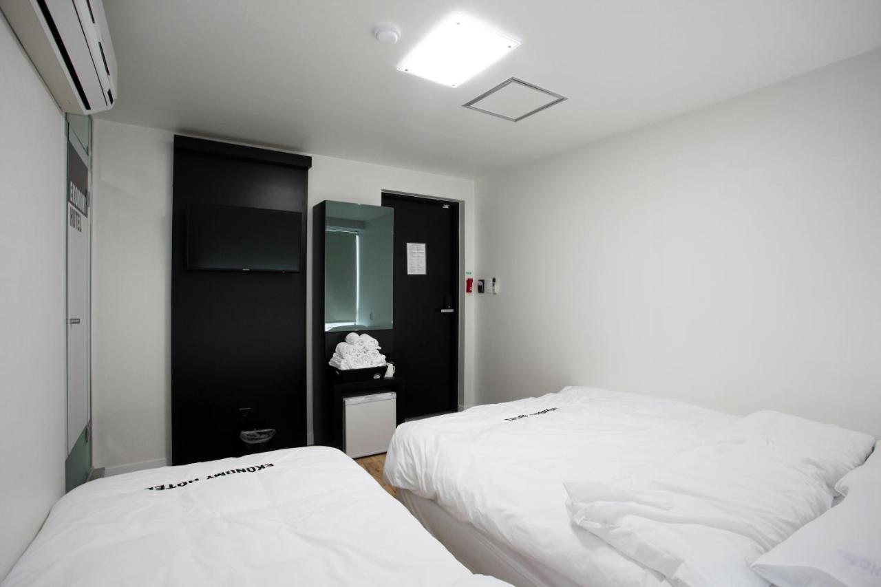 Ekonomy Hotel Myeongdong Central Seul Zewnętrze zdjęcie